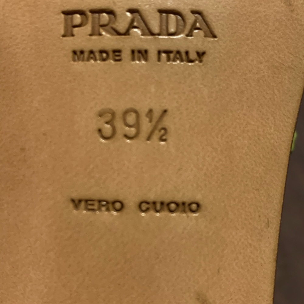 SOLD!  Sz 8.5  sweet vintage prada kitten heels - Picture 4 of 13